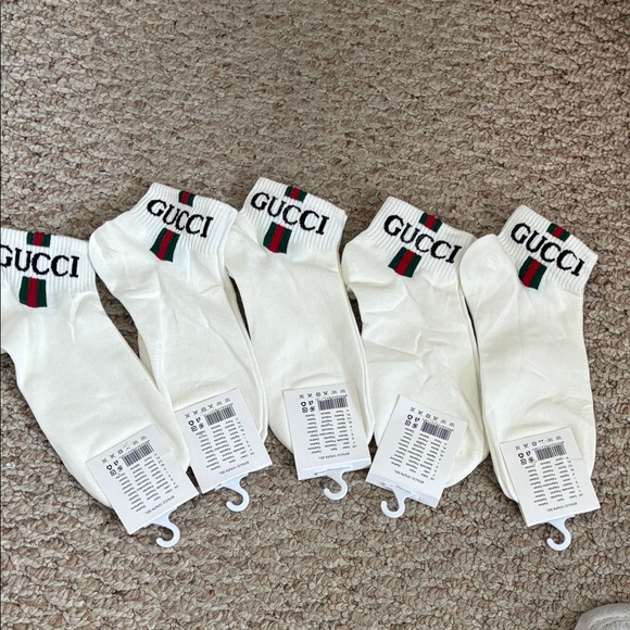 Gucci white Socks with Iconic Logo and Stripes - Picture 1 of 5